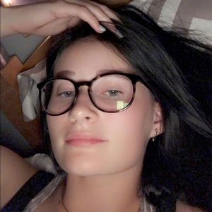 Meet your Posher, Clara